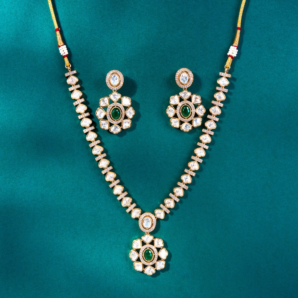 Lavish Giftz Kundan Classic Gold Plated Necklace Set - Green