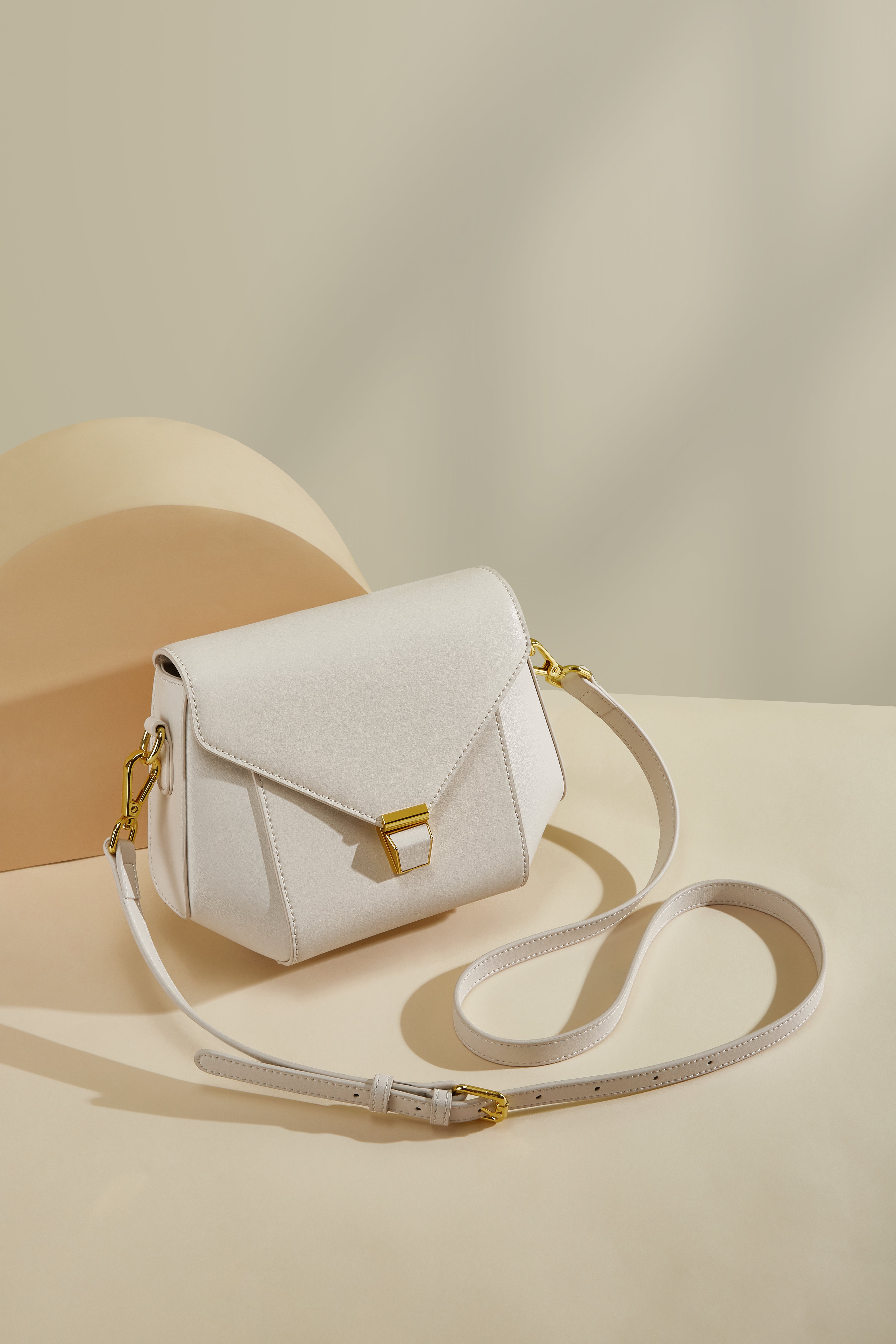 Lavish Giftz White Sophisticated Shoulder Bag with Dual Style Straps