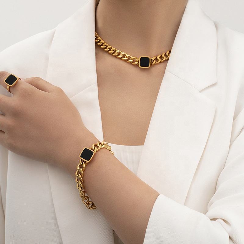 Elegant Noir Cuban Chain Bracelet